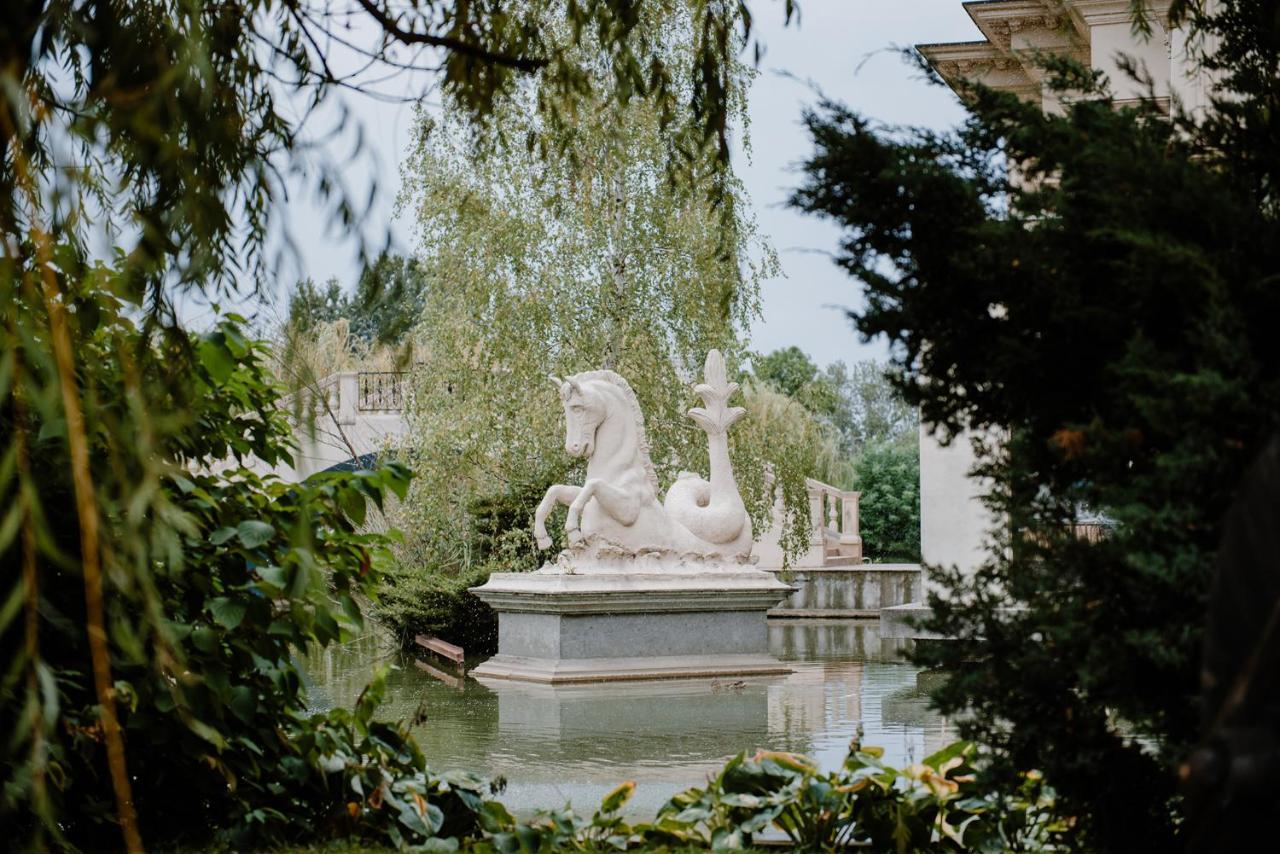 Hotel Venecia Palace Michalowice  Bagian luar foto