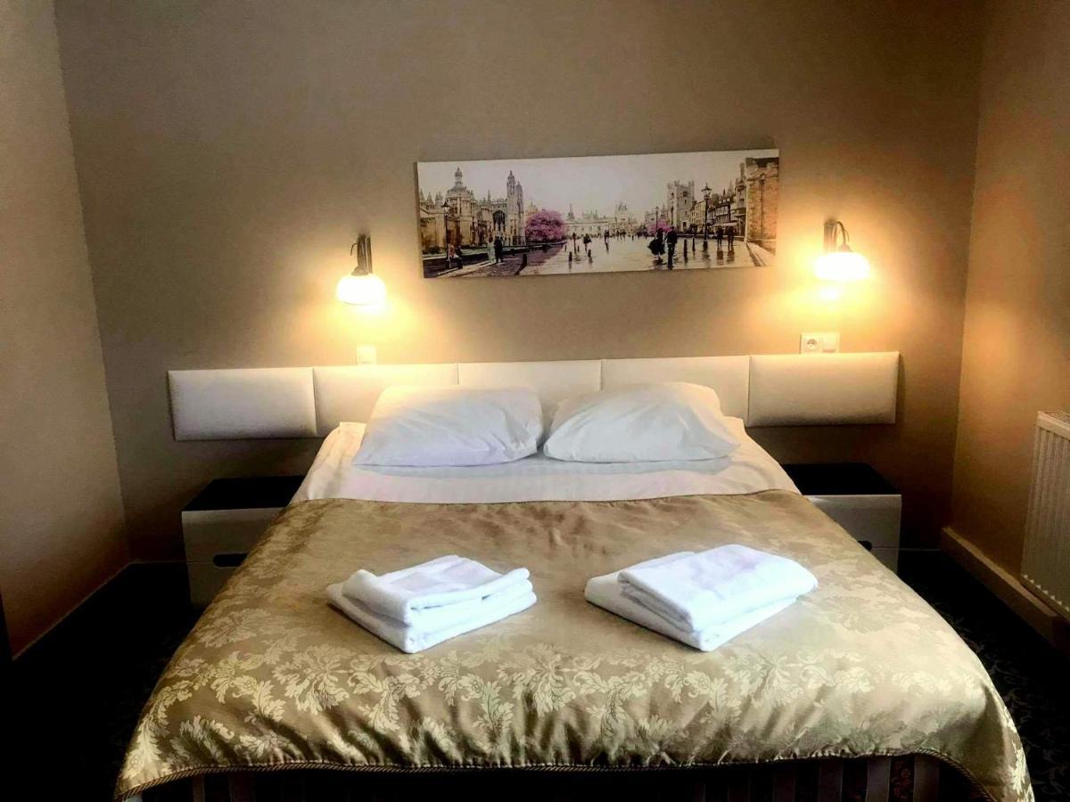 Hotel Venecia Palace Michalowice  Bagian luar foto
