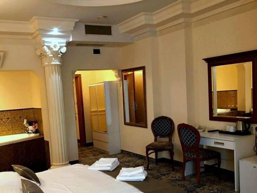 Hotel Venecia Palace Michalowice  Bagian luar foto