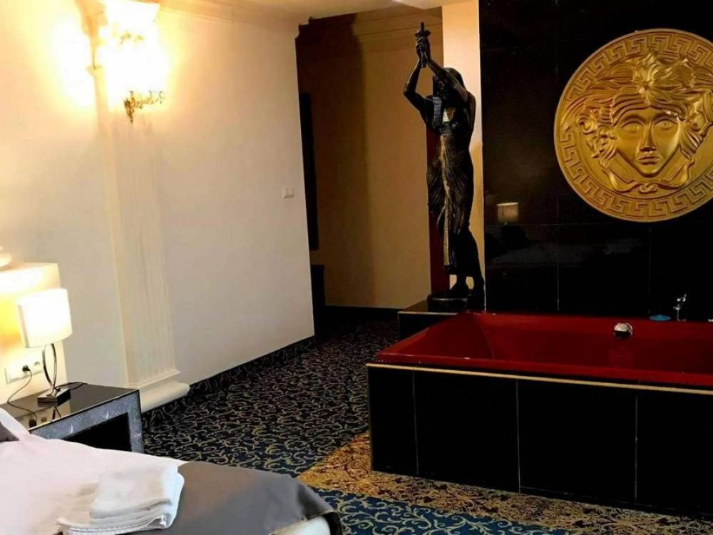 Hotel Venecia Palace Michalowice  Bagian luar foto