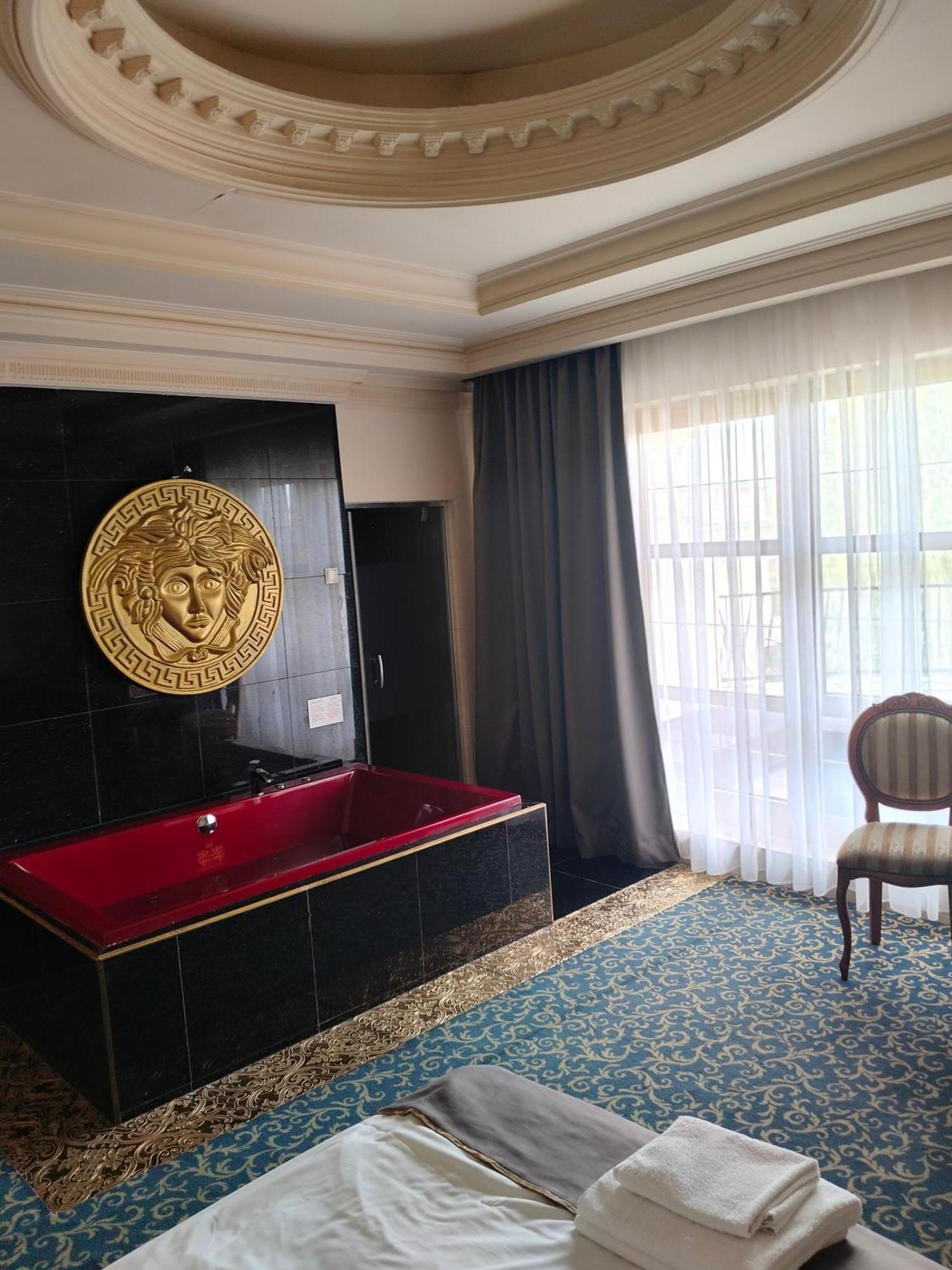 Hotel Venecia Palace Michalowice  Bagian luar foto