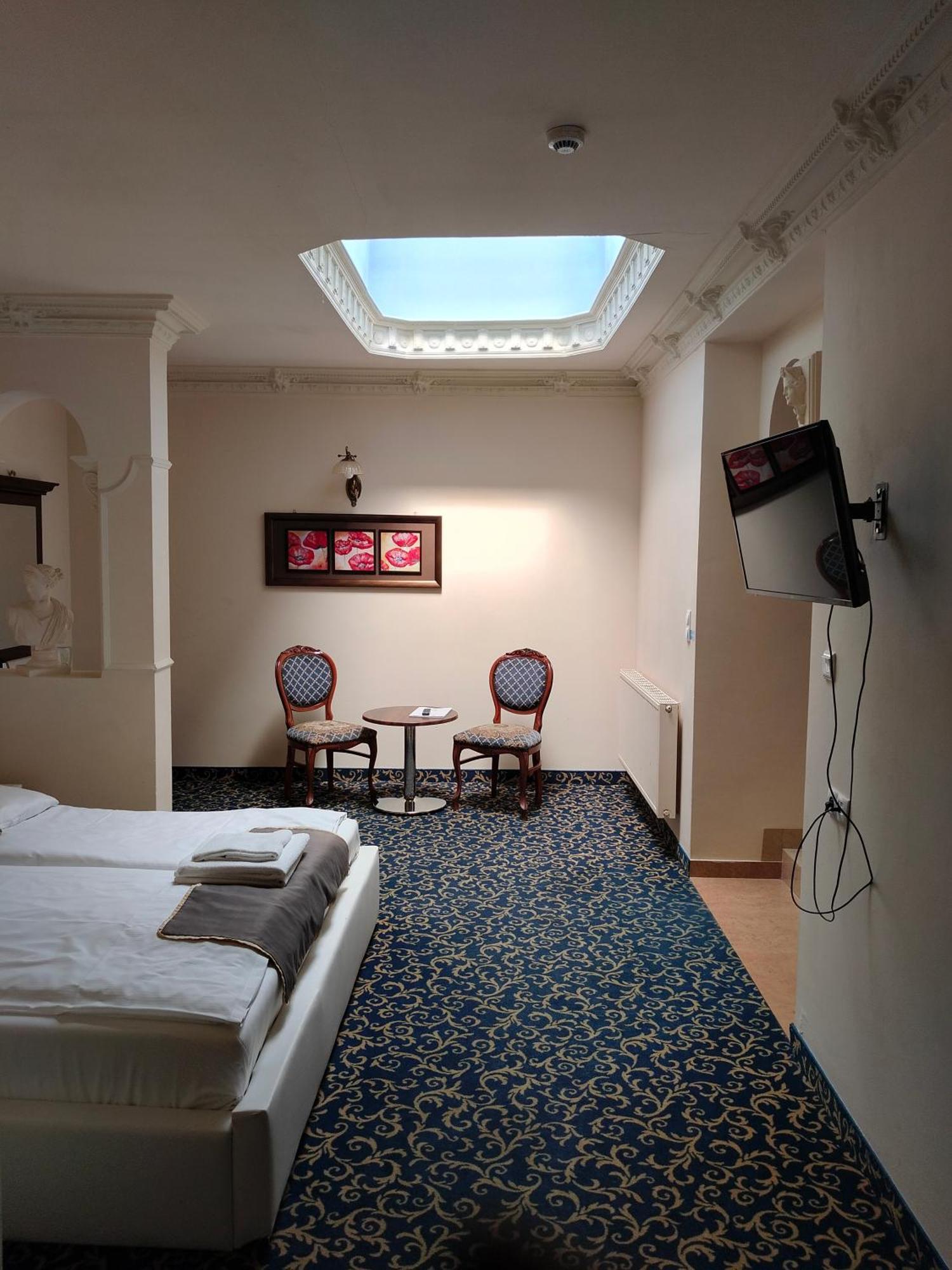 Hotel Venecia Palace Michalowice  Bagian luar foto