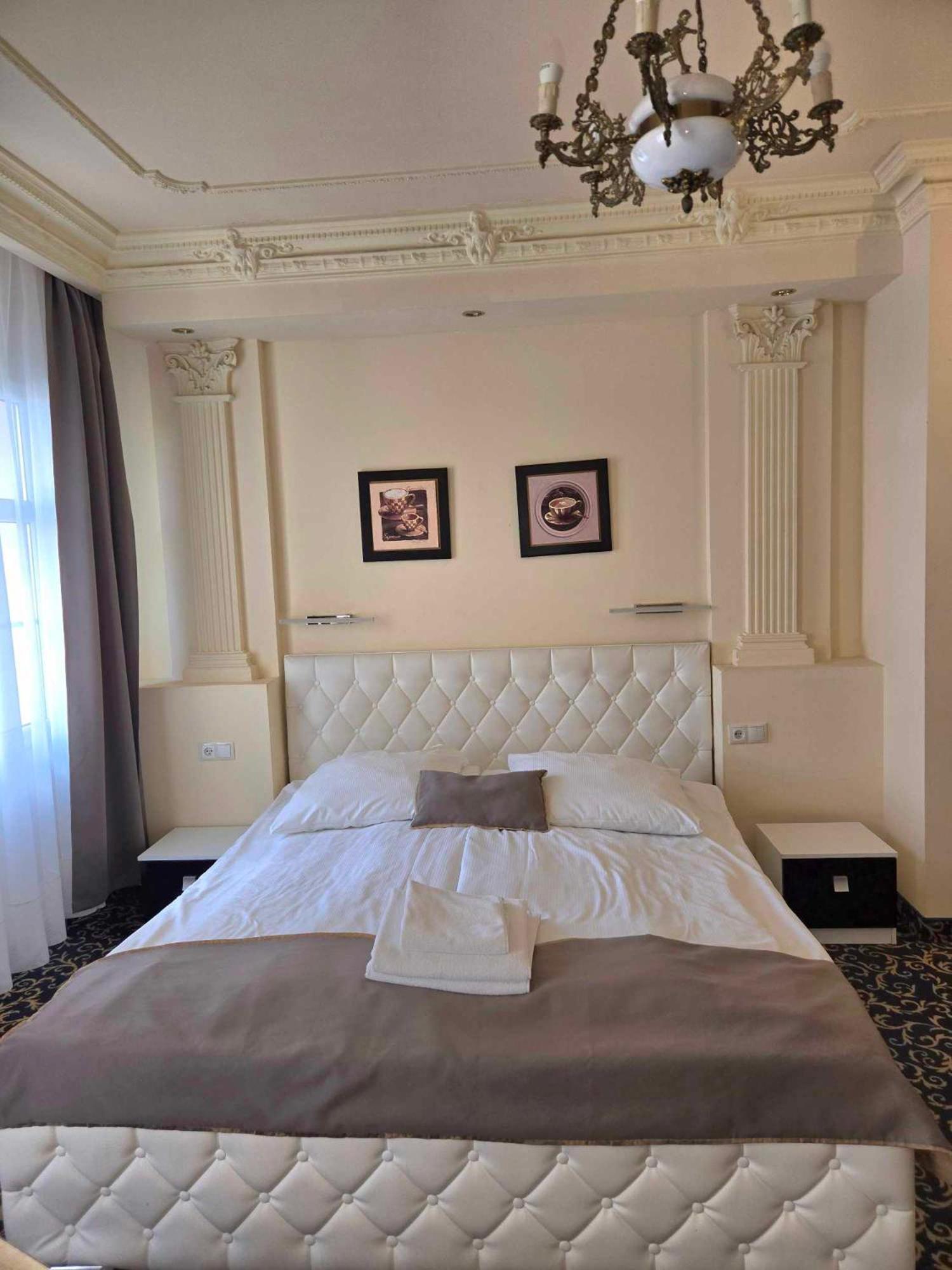 Hotel Venecia Palace Michalowice  Bagian luar foto