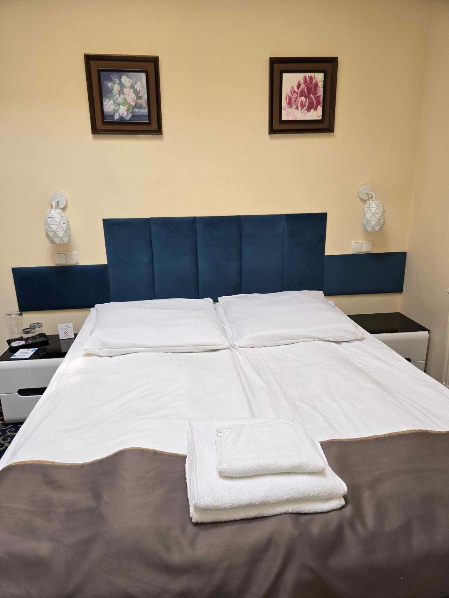 Hotel Venecia Palace Michalowice  Bagian luar foto