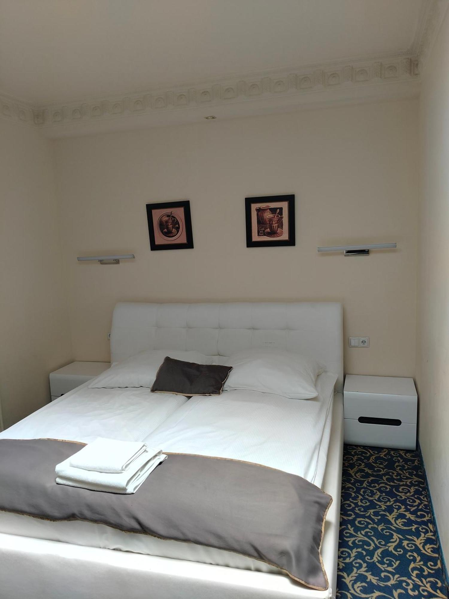 Hotel Venecia Palace Michalowice  Bagian luar foto