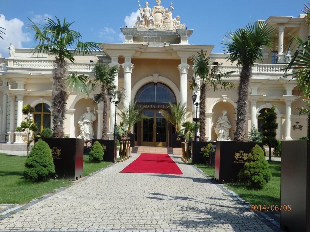 Hotel Venecia Palace Michalowice  Bagian luar foto