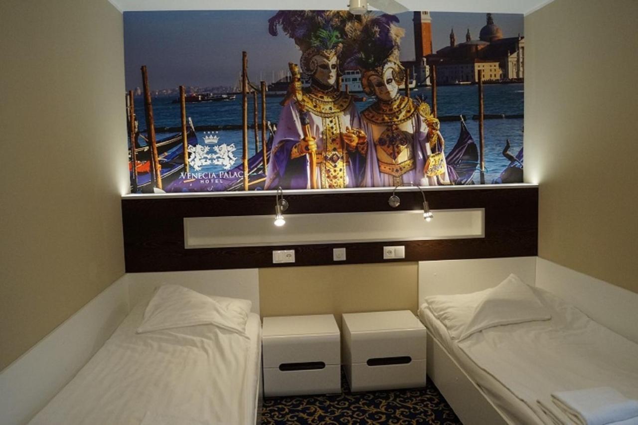 Hotel Venecia Palace Michalowice  Bagian luar foto