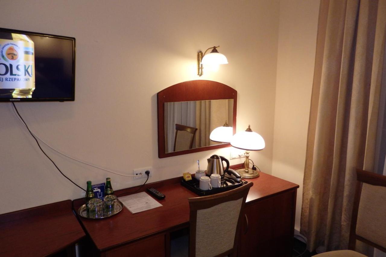Hotel Venecia Palace Michalowice  Bagian luar foto