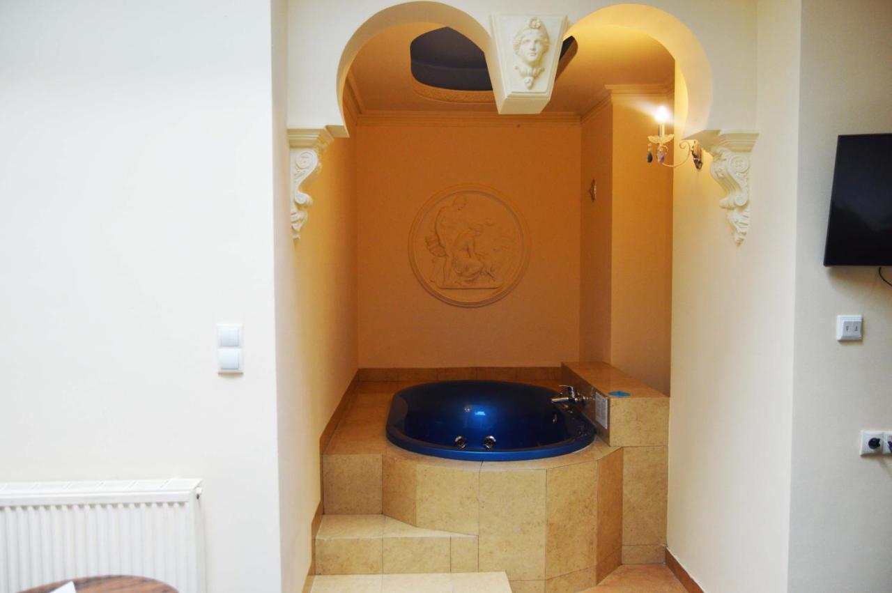 Hotel Venecia Palace Michalowice  Bagian luar foto